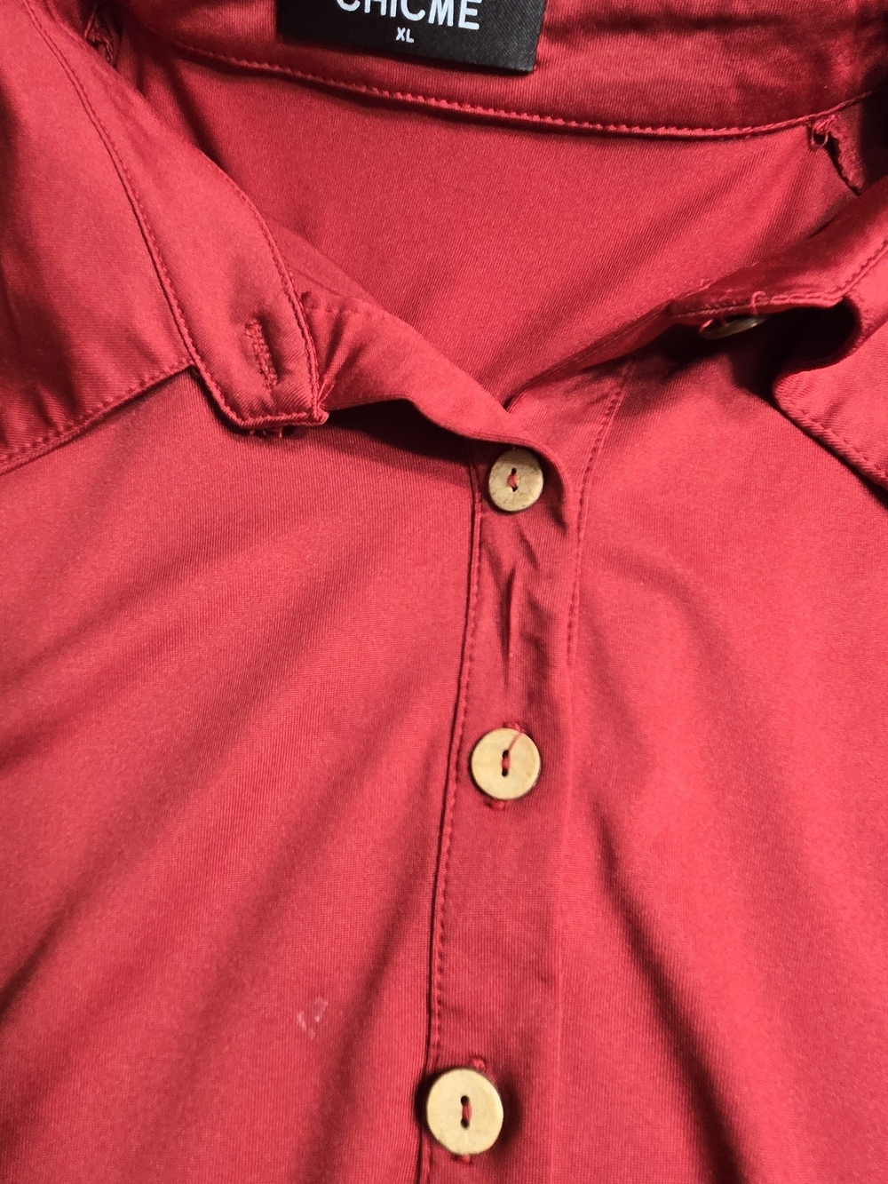 chic Women's Red Button-Front Collared Top - Picture 2 of 4